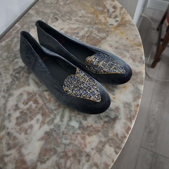 Blublong Girls Grey Dress Shoes Size 36 (US 6) New Unboxed - Picture 1 of 1